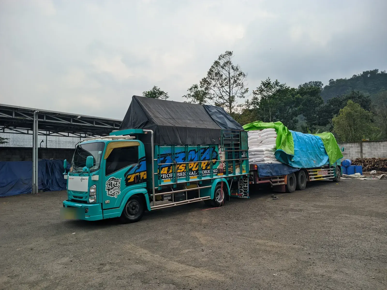Armada pengangkut sebelum berangkat